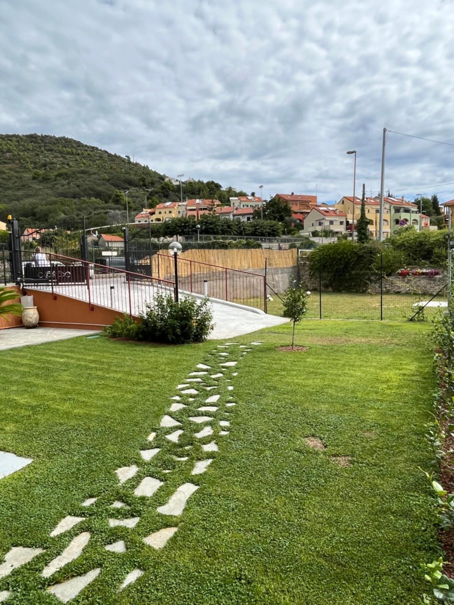 La Casa Del Gallo Pietra Ligure Εξωτερικό φωτογραφία